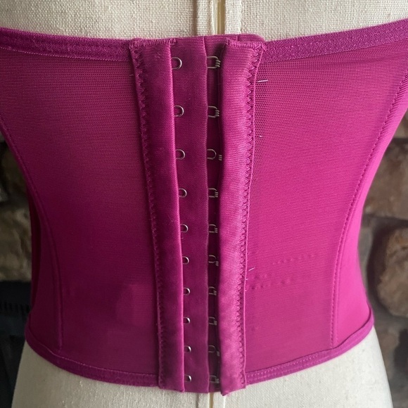 DEALMORE-WOMENS MAGENTA CORSET-SIZE SMALL - Picture 8 of 12